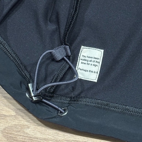 Vuori Sunday Element Hoodie in Black Size Medium - Picture 9 of 16